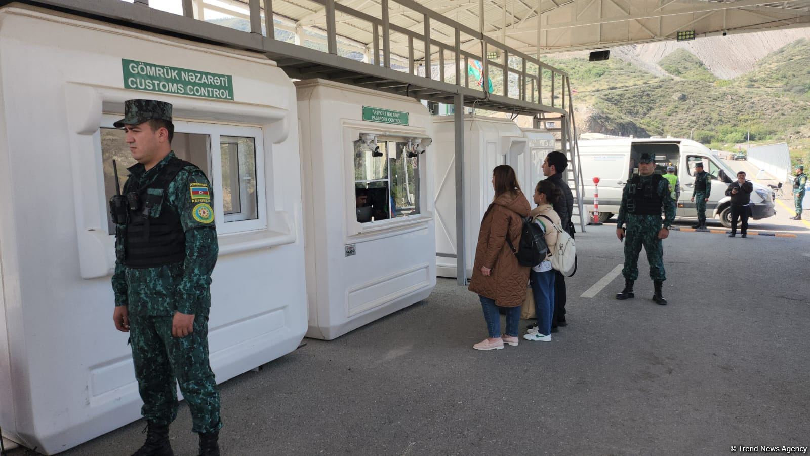 More people of Armenian origin leave Azerbaijan's Karabakh (PHOTO)