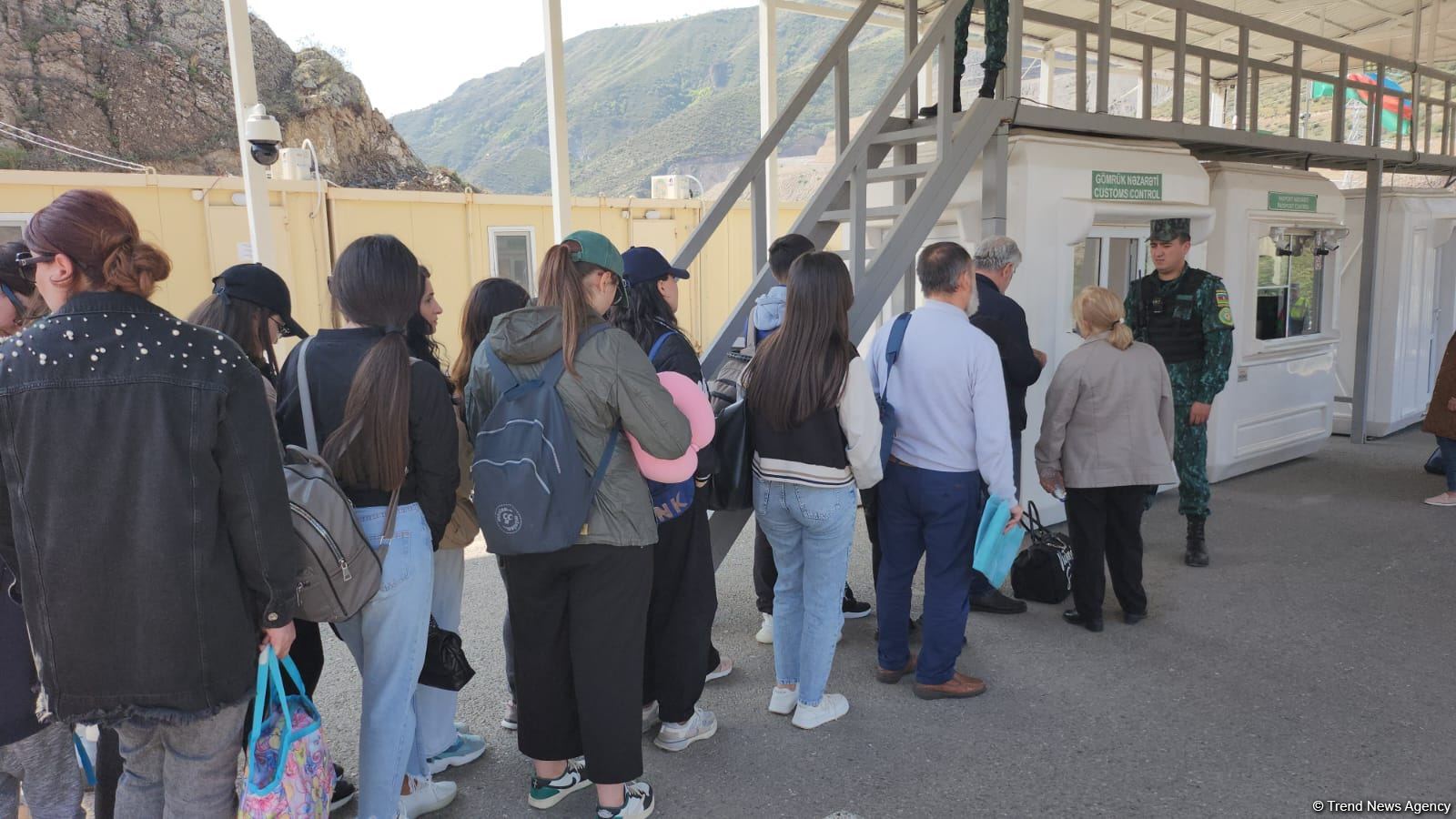 More people of Armenian origin leave Azerbaijan's Karabakh (PHOTO)