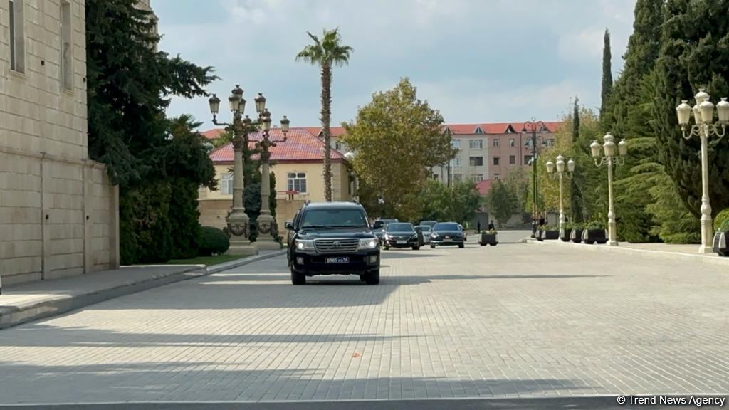 Reps of Armenian residents of Karabakh leave Azerbaijan's Yevlakh (PHOTO/VIDEO)