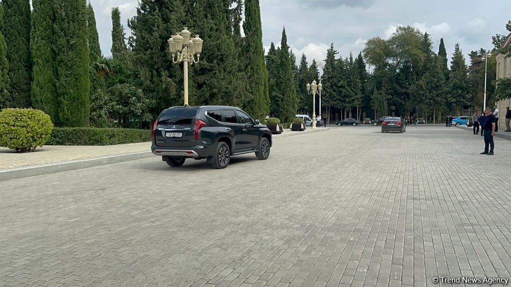 Reps of Armenian residents of Karabakh leave Azerbaijan's Yevlakh (PHOTO/VIDEO)