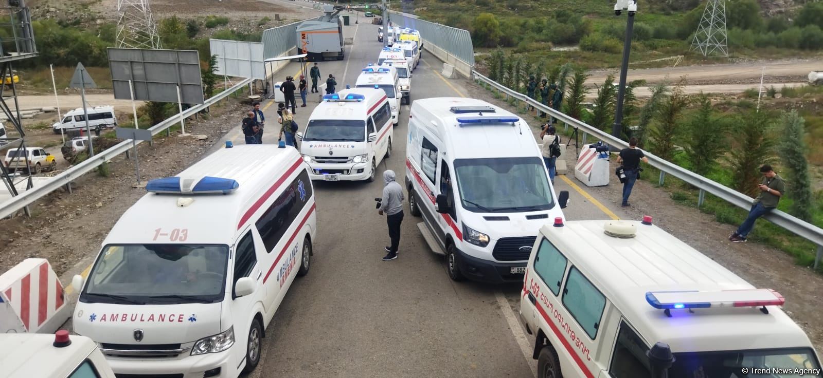 Ambulances accompanied by ICRC pass from Gorus in direction of Azerbaijan's Khankendi (PHOTO)