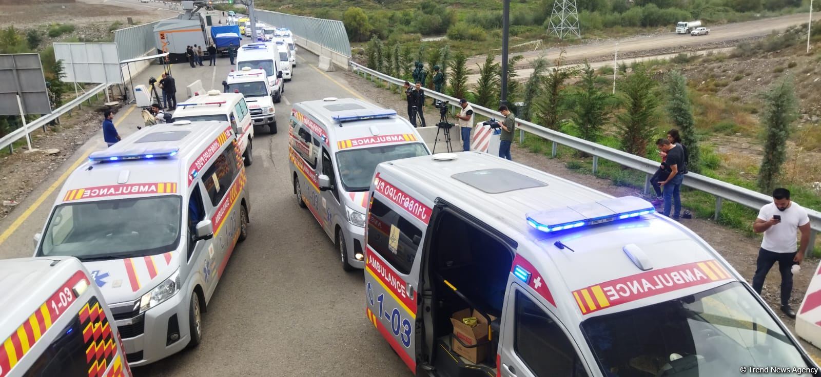 Ambulances accompanied by ICRC pass from Gorus in direction of Azerbaijan's Khankendi (PHOTO)