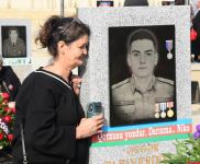 Azerbaijani people honor memory of second Karabakh war Martyrs (PHOTO)