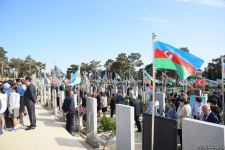 Azerbaijani people honor memory of second Karabakh war Martyrs (PHOTO)