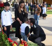 Azerbaijani people honor memory of second Karabakh war Martyrs (PHOTO)