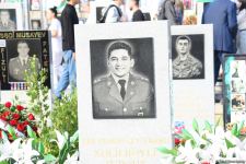 Azerbaijani people honor memory of second Karabakh war Martyrs (PHOTO)
