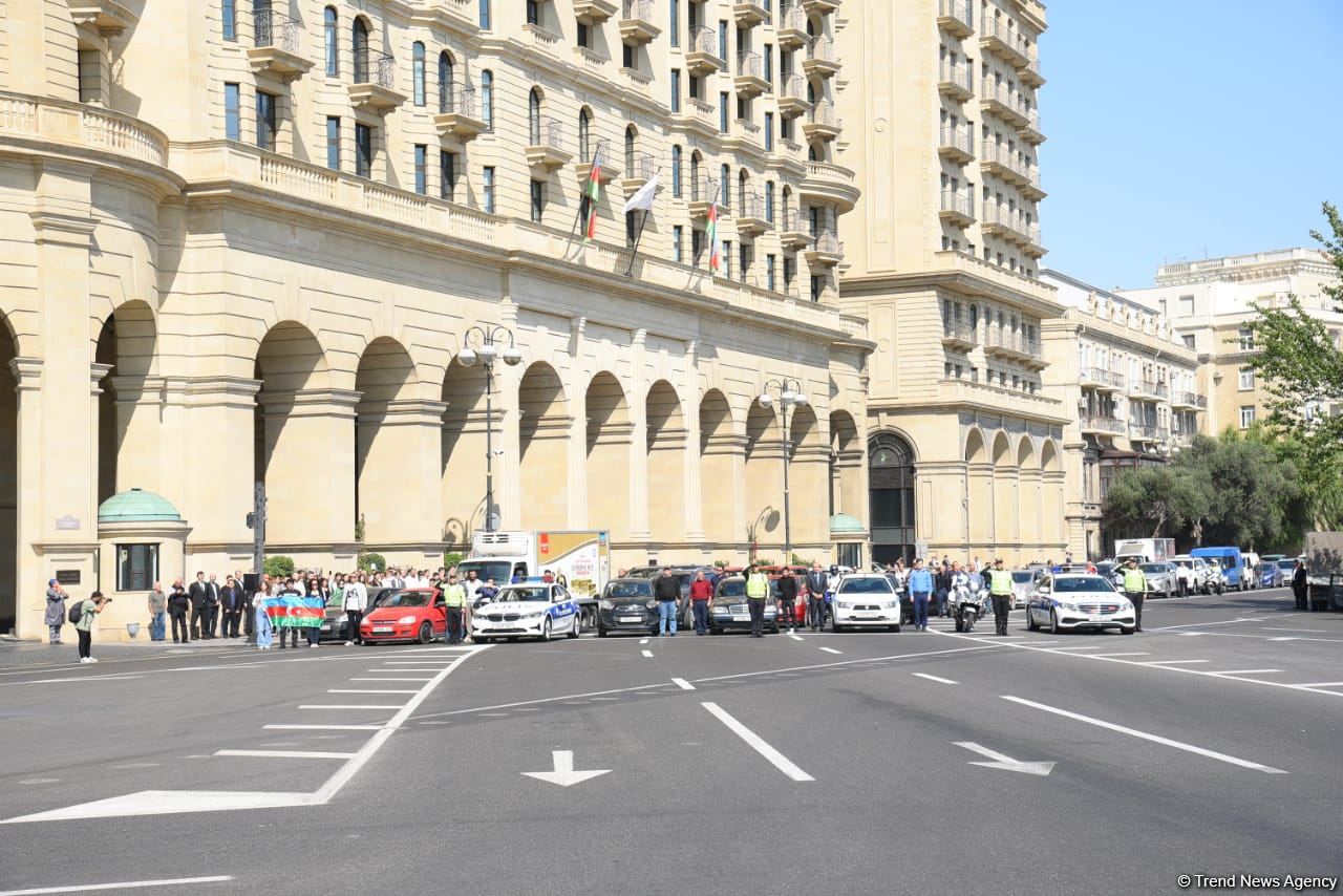 Azerbaijan holds minute of silence on occasion of Remembrance Day (PHOTO/VIDEO)