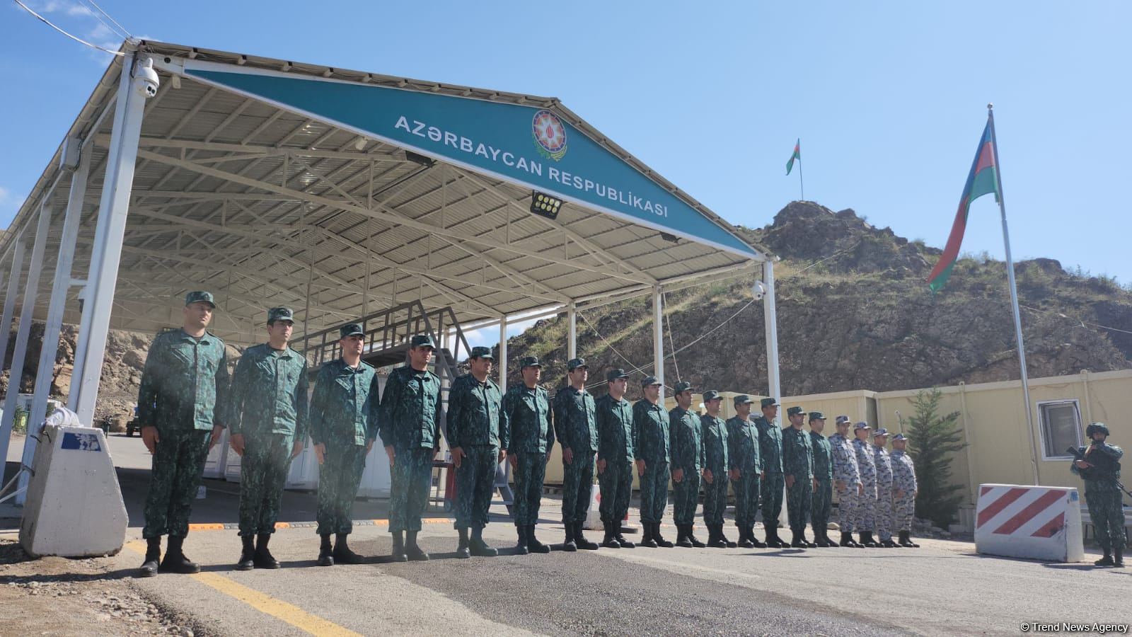 Azerbaijan's Lachin checkpoint holds minute's silence on occasion of Remembrance Day (PHOTO)