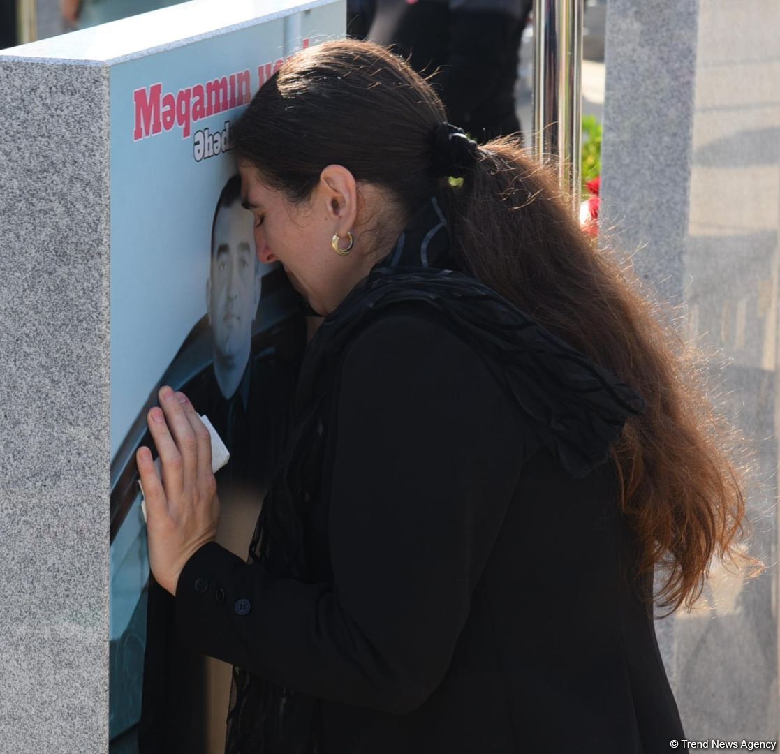 Azerbaijani people honor memory of second Karabakh war Martyrs (PHOTO)