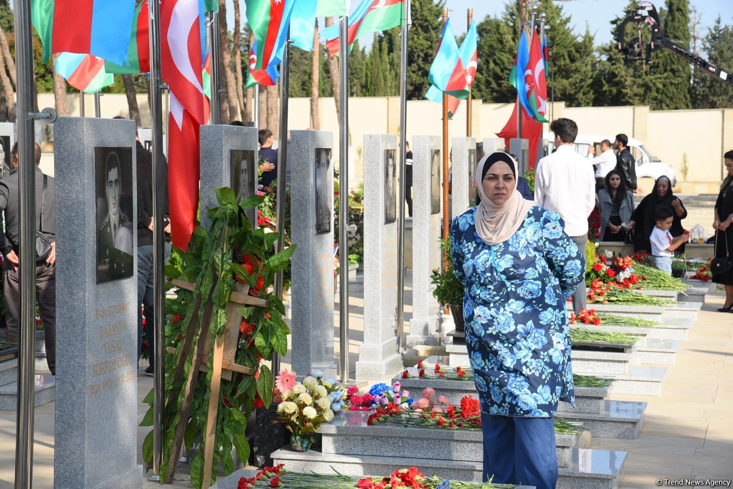 Azerbaijani people honor memory of second Karabakh war Martyrs (PHOTO)