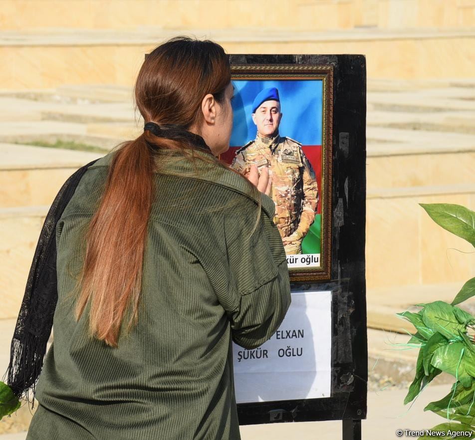 Azerbaijani people honor memory of second Karabakh war Martyrs (PHOTO)