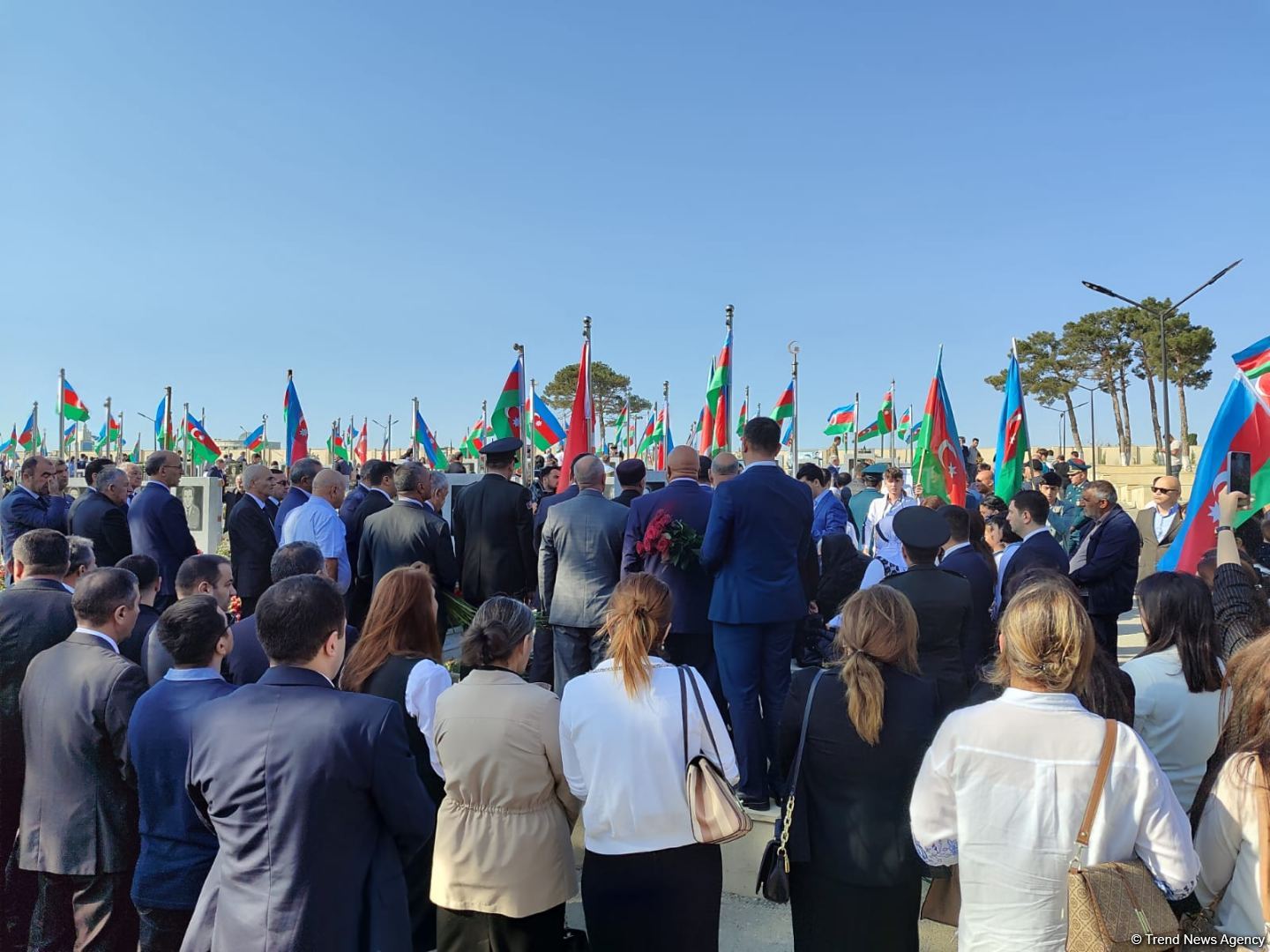 Azerbaijani people honor memory of second Karabakh war Martyrs (PHOTO)