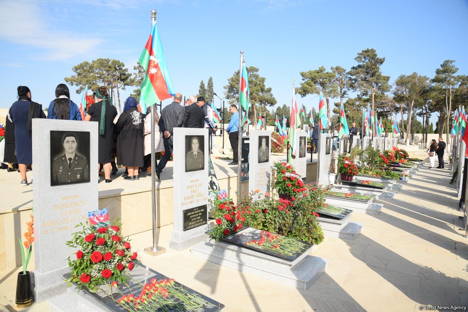 Azerbaijani people honor memory of second Karabakh war Martyrs (PHOTO)