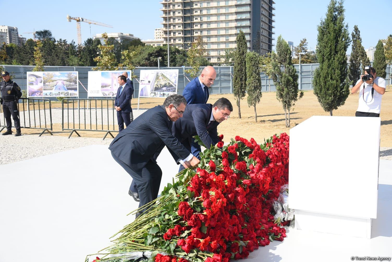 State and public figures of Azerbaijan continue to visit Victory Park (PHOTO)