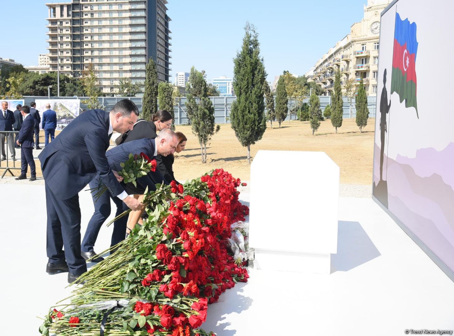 State and public figures of Azerbaijan continue to visit Victory Park (PHOTO)