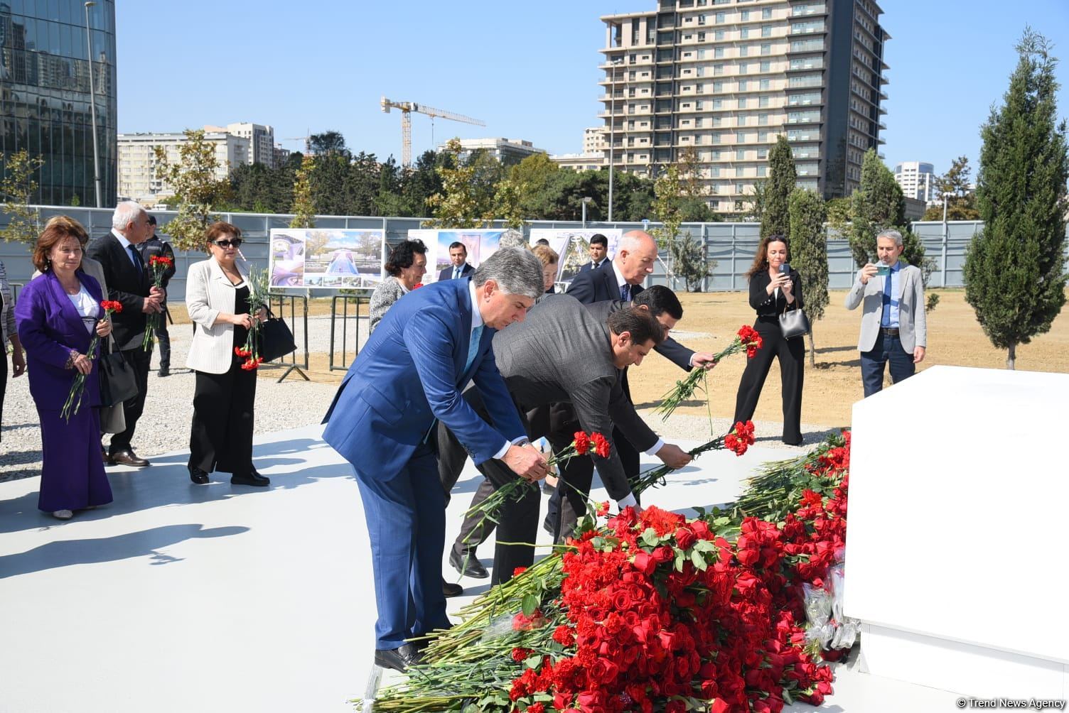 State and public figures of Azerbaijan continue to visit Victory Park (PHOTO)