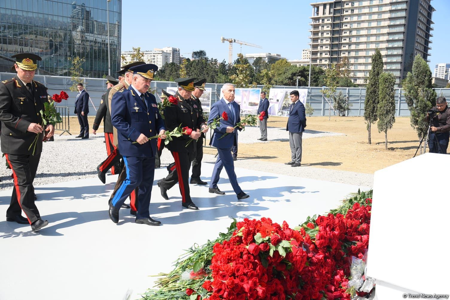 State and public figures of Azerbaijan continue to visit Victory Park (PHOTO)