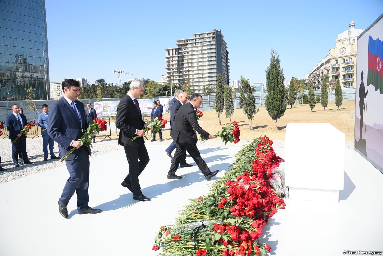 State and public figures of Azerbaijan continue to visit Victory Park (PHOTO)