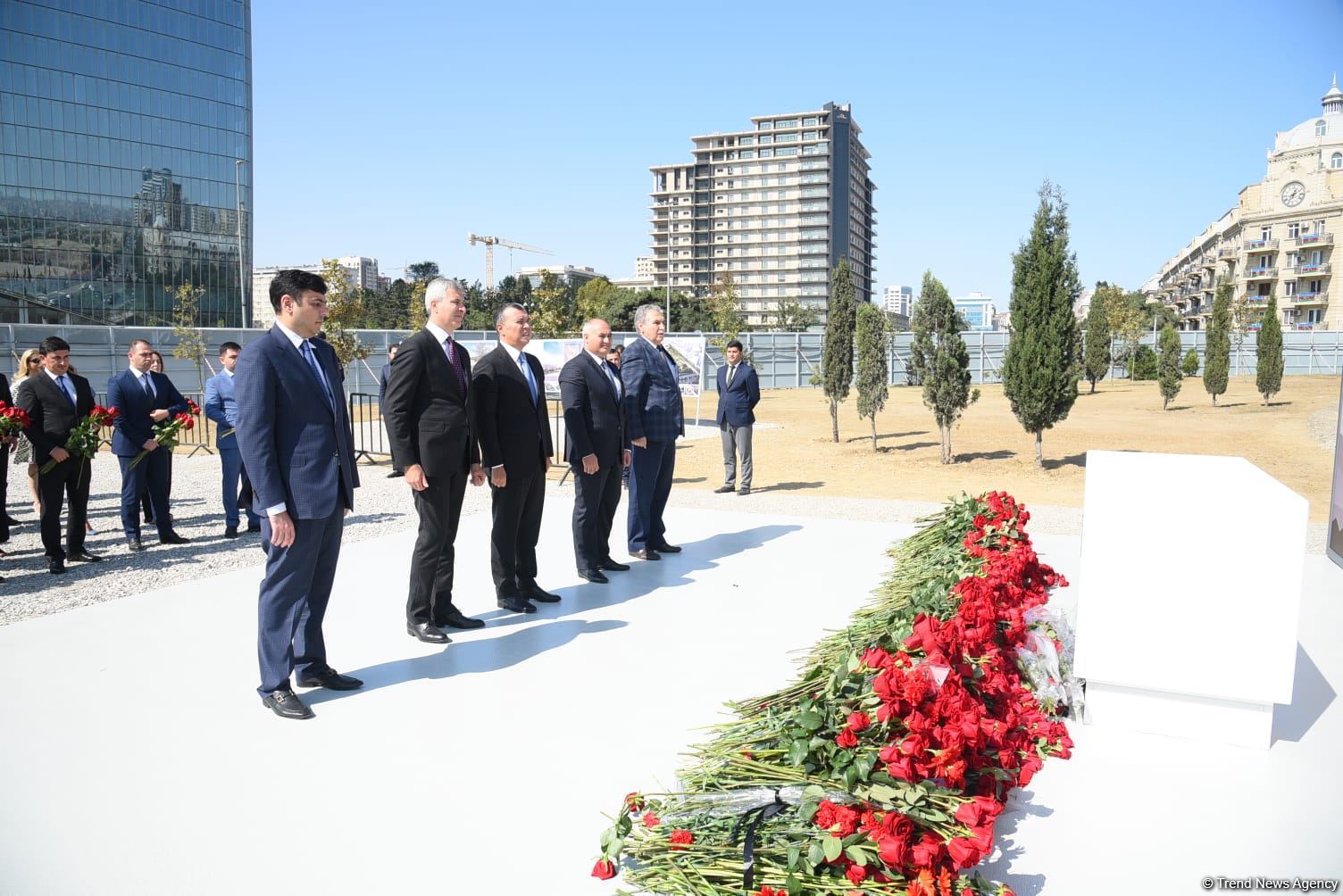 State and public figures of Azerbaijan continue to visit Victory Park (PHOTO)