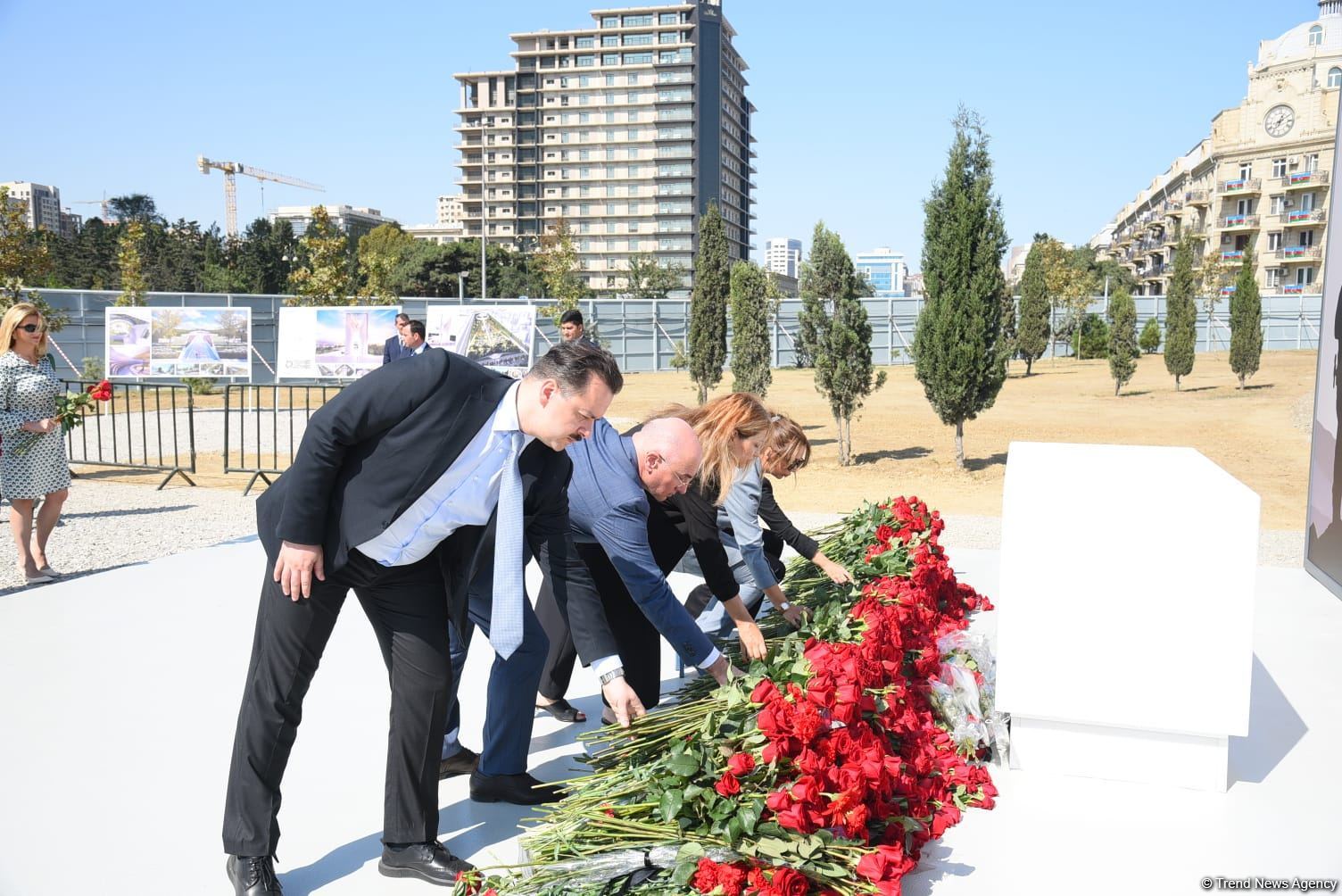 State and public figures of Azerbaijan continue to visit Victory Park (PHOTO)