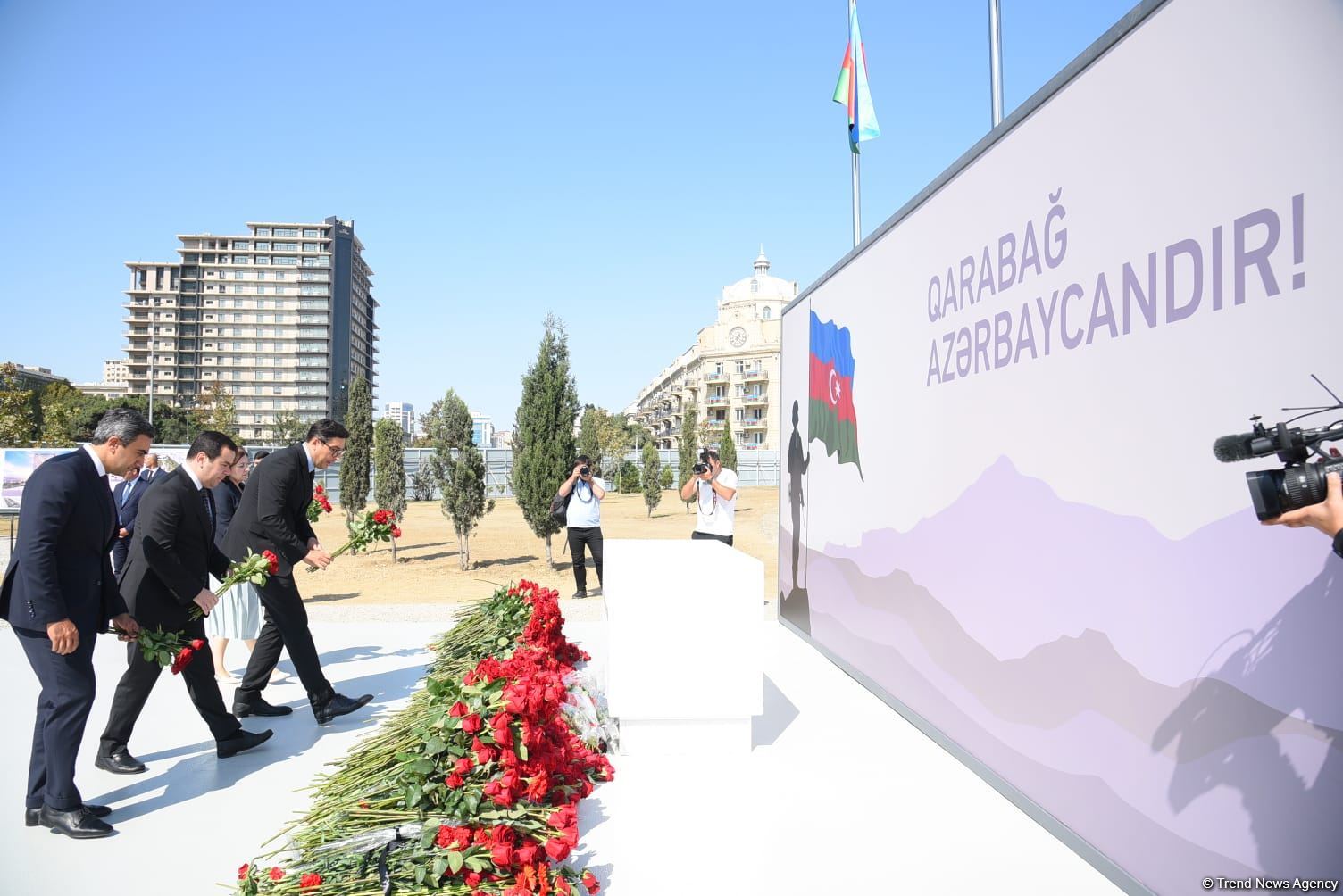 State and public figures of Azerbaijan continue to visit Victory Park (PHOTO)