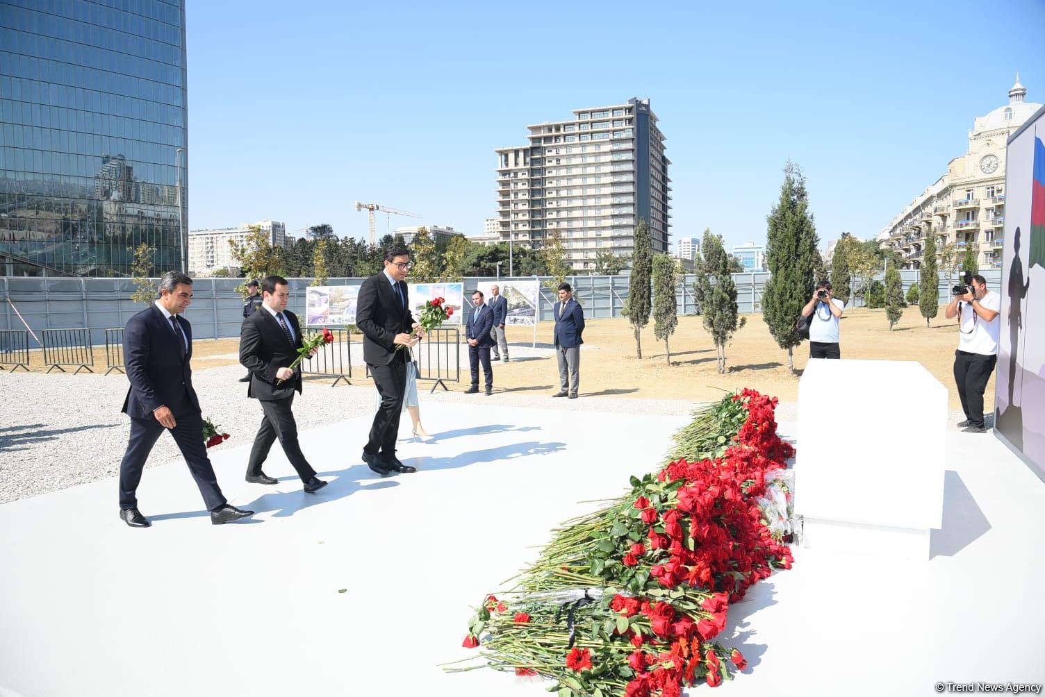 State and public figures of Azerbaijan continue to visit Victory Park (PHOTO)