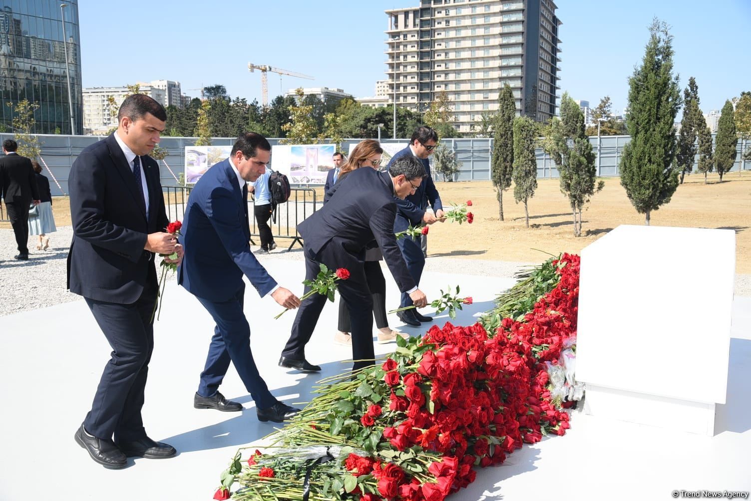 State and public figures of Azerbaijan continue to visit Victory Park (PHOTO)