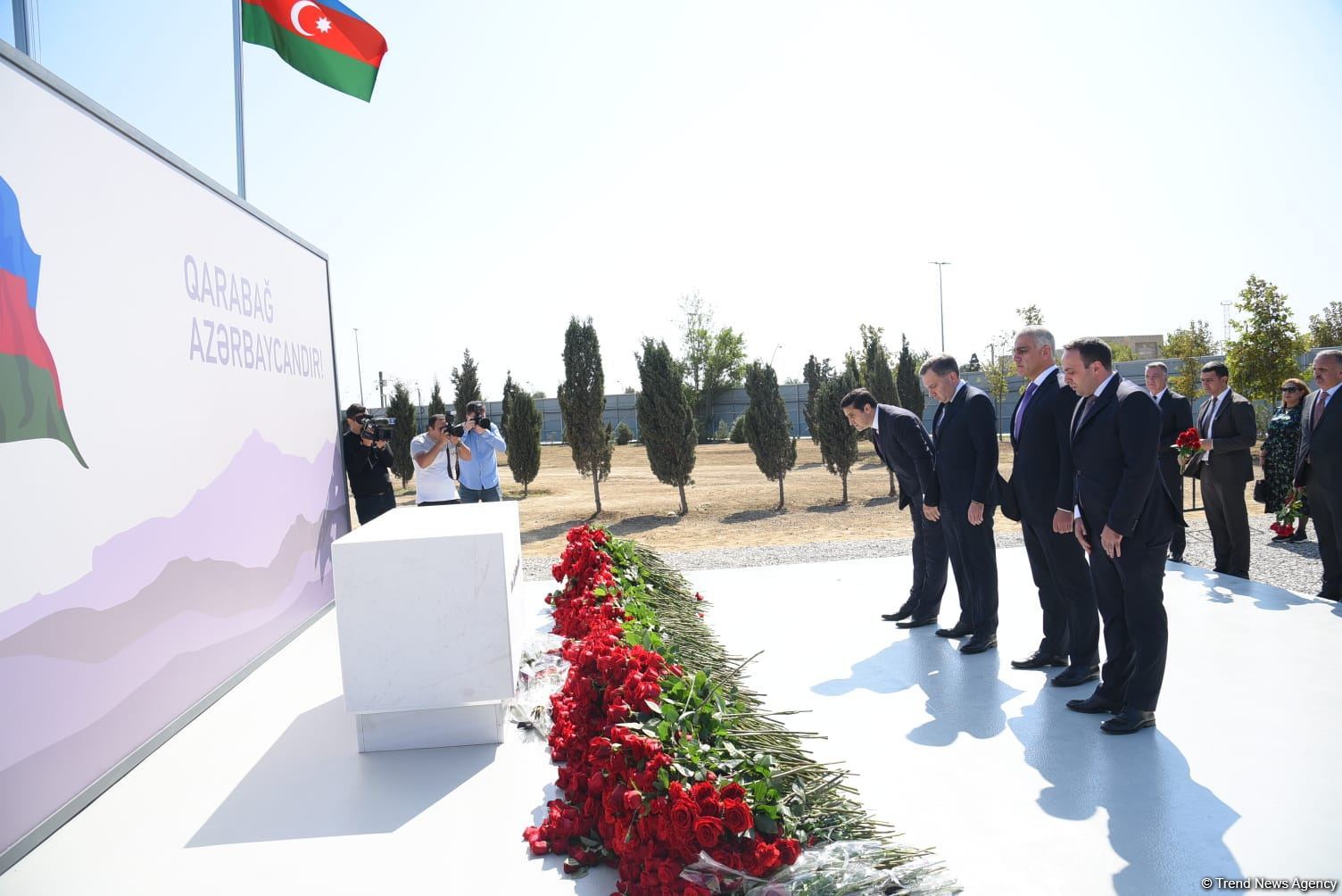 State and public figures of Azerbaijan continue to visit Victory Park (PHOTO)