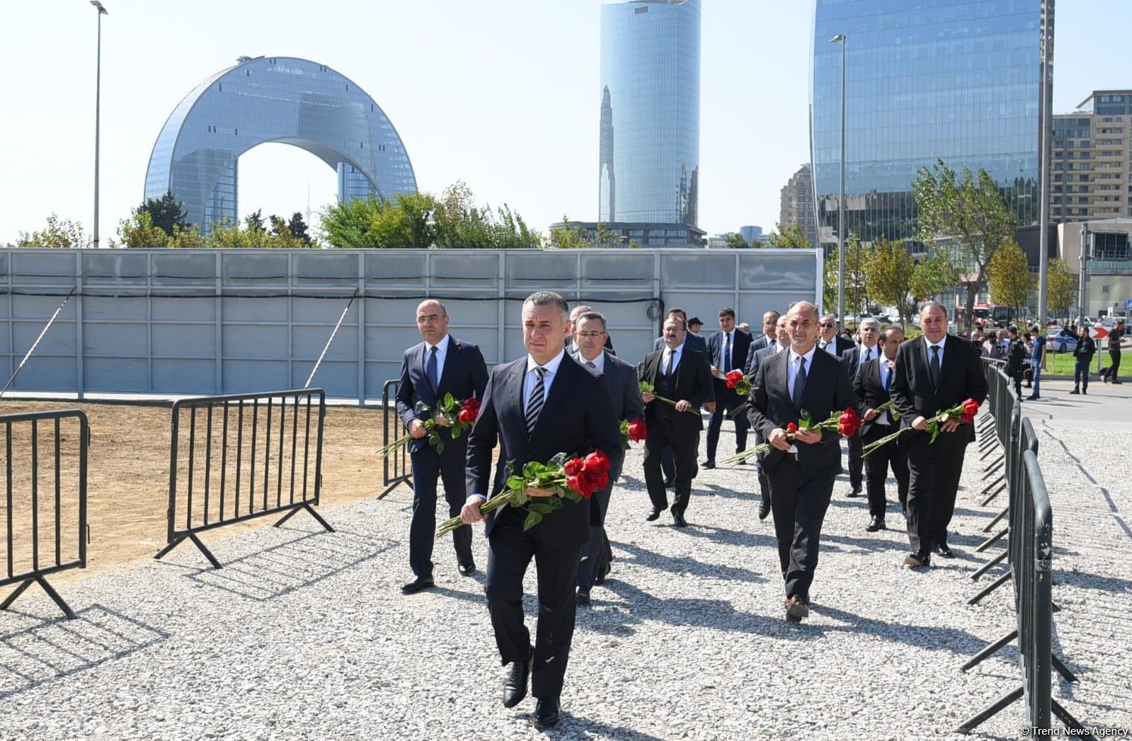 State and public figures of Azerbaijan continue to visit Victory Park (PHOTO)