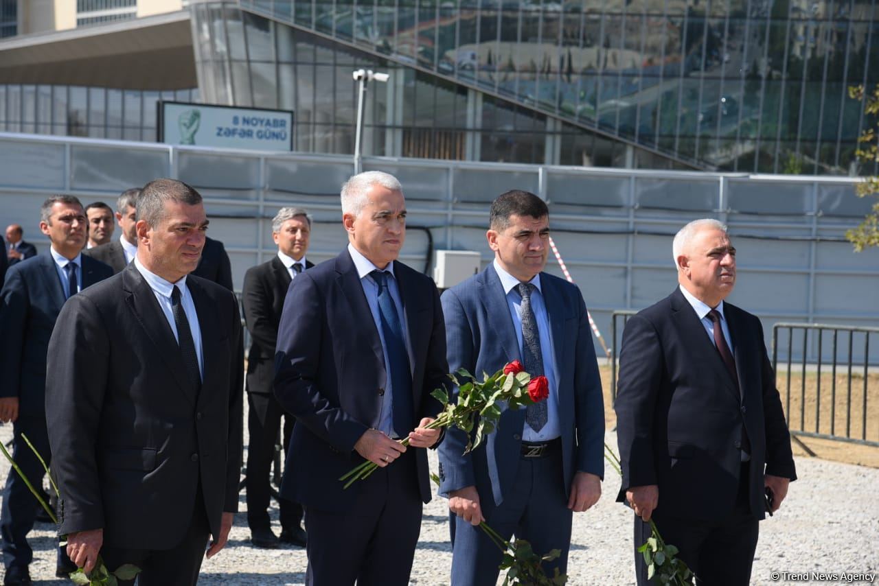 State and public figures of Azerbaijan continue to visit Victory Park (PHOTO)