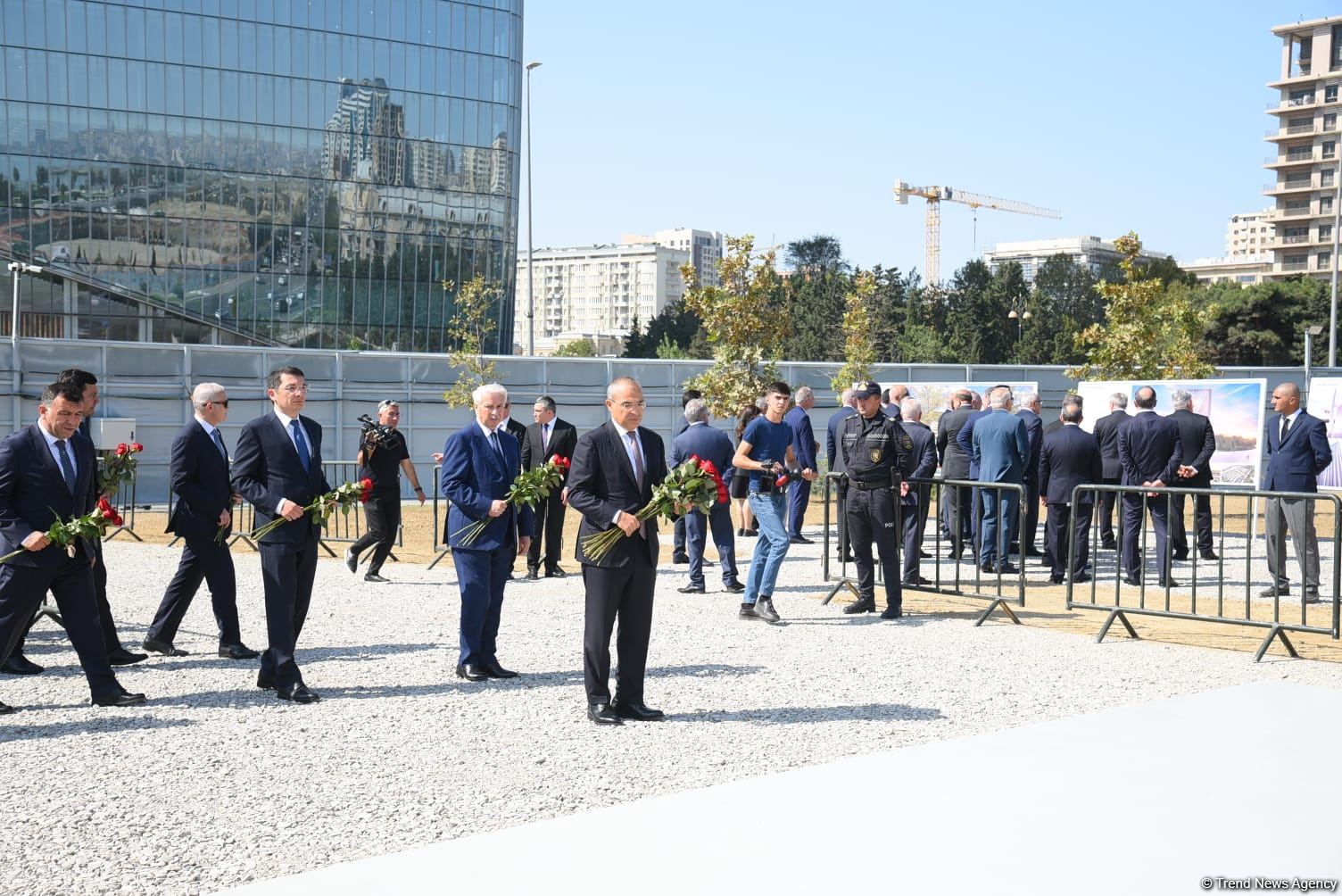 State and public figures of Azerbaijan continue to visit Victory Park (PHOTO)