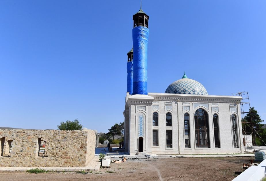 President Ilham Aliyev gets acquainted with work done in Zangilan city Mosque built by Heydar Aliyev Foundation (PHOTO/VIDEO)