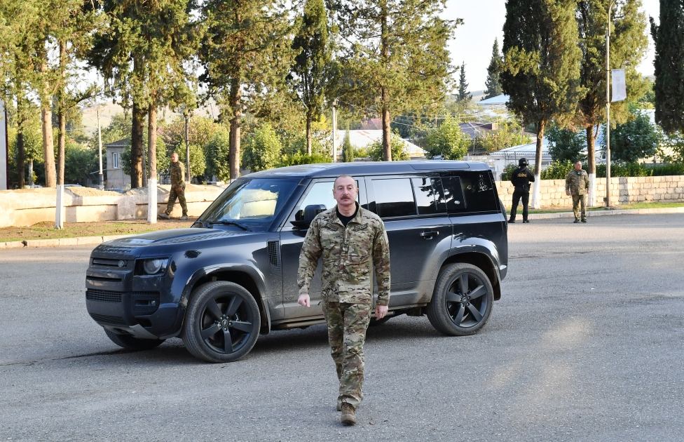 President Ilham Aliyev raises national flag of Azerbaijan in Khojavand town (PHOTO/VIDEO)