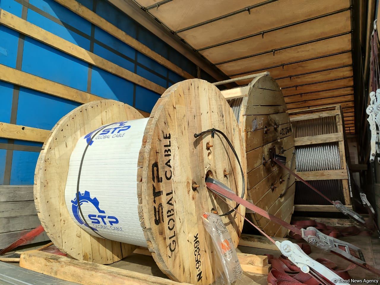 Azerbaijan sending another humanitarian aid to Ukraine (PHOTO/VIDEO)