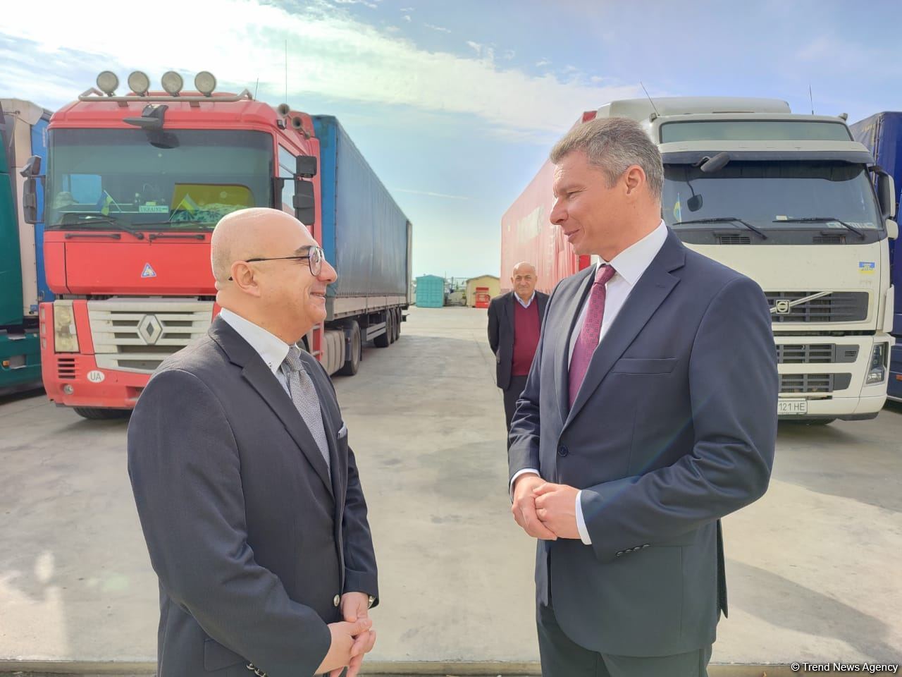 Azerbaijan sending another humanitarian aid to Ukraine (PHOTO/VIDEO)