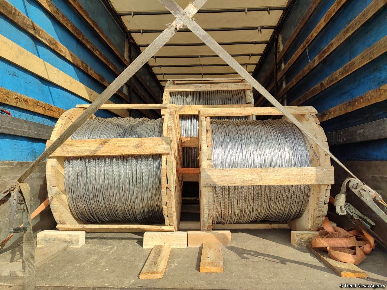 Azerbaijan sending another humanitarian aid to Ukraine (PHOTO/VIDEO)