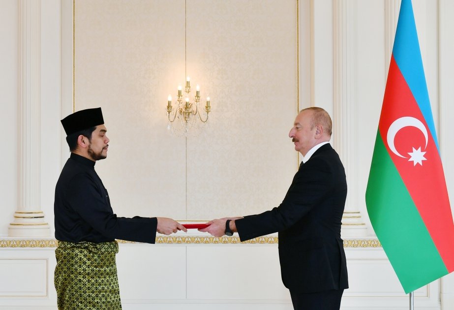 President Ilham Aliyev receives credentials of newly appointed ambassador of Malaysia (PHOTO/VIDEO)