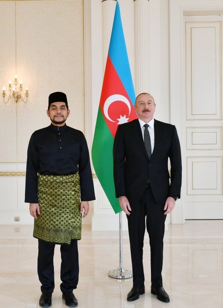 President Ilham Aliyev receives credentials of newly appointed ambassador of Malaysia (PHOTO/VIDEO)
