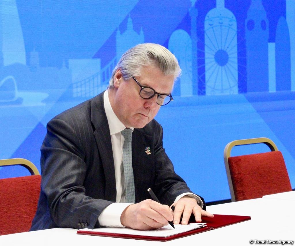 Azerbaijan, UK sign protocol of joint commission on economic cooperation (PHOTO)