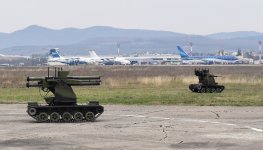 President Ilham Aliyev, President Aleksandar Vučić view military equipment and facilities (PHOTO)