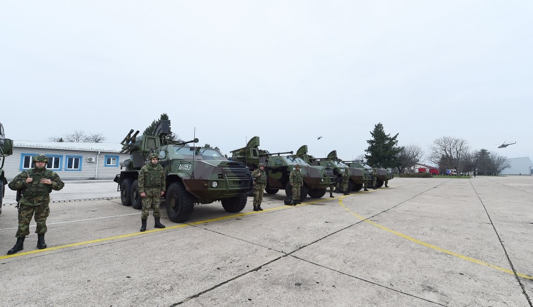 President Ilham Aliyev, President Aleksandar Vučić view military equipment and facilities (PHOTO)