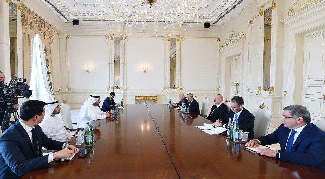 President Ilham Aliyev receives UAE's Investments Minister (PHOTO/VIDEO)