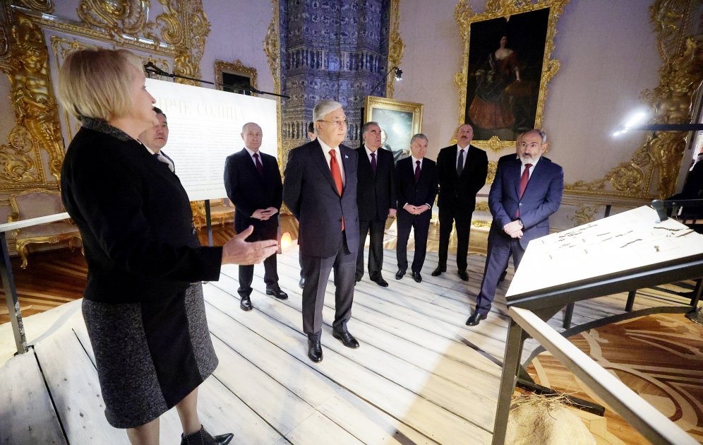 President Ilham Aliyev visits Catherine Palace in St. Petersburg (PHOTO/VIDEO)