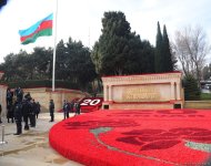 Azerbaijani people honor blessed memory of victims of January 20 tragedy (PHOTO)