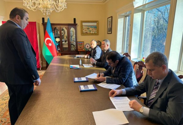 Azerbaijanis from various states head to Washington to vote in presidential poll (PHOTO)