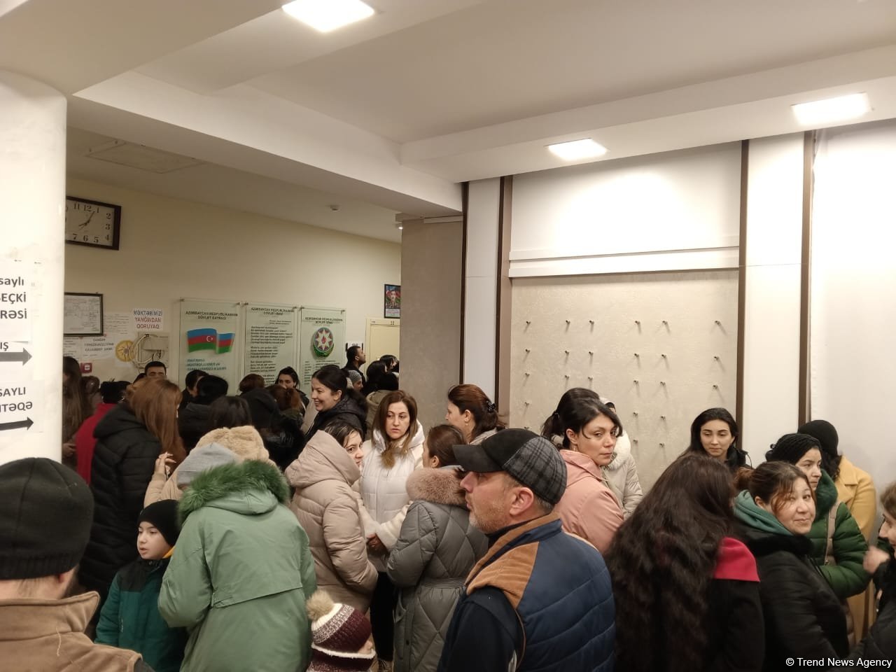 Extraordinary presidential election in Azerbaijan: voters rush to polling stations (PHOTO)