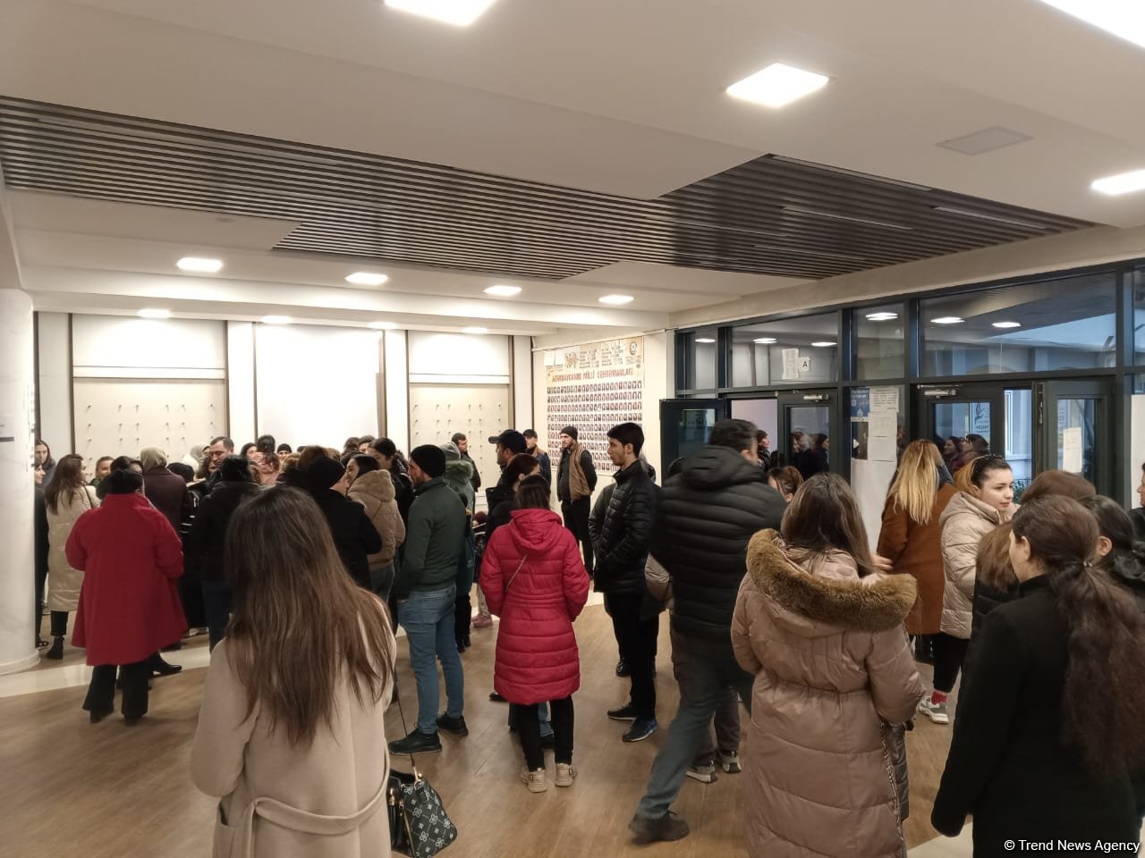 Extraordinary presidential election in Azerbaijan: voters rush to polling stations (PHOTO)