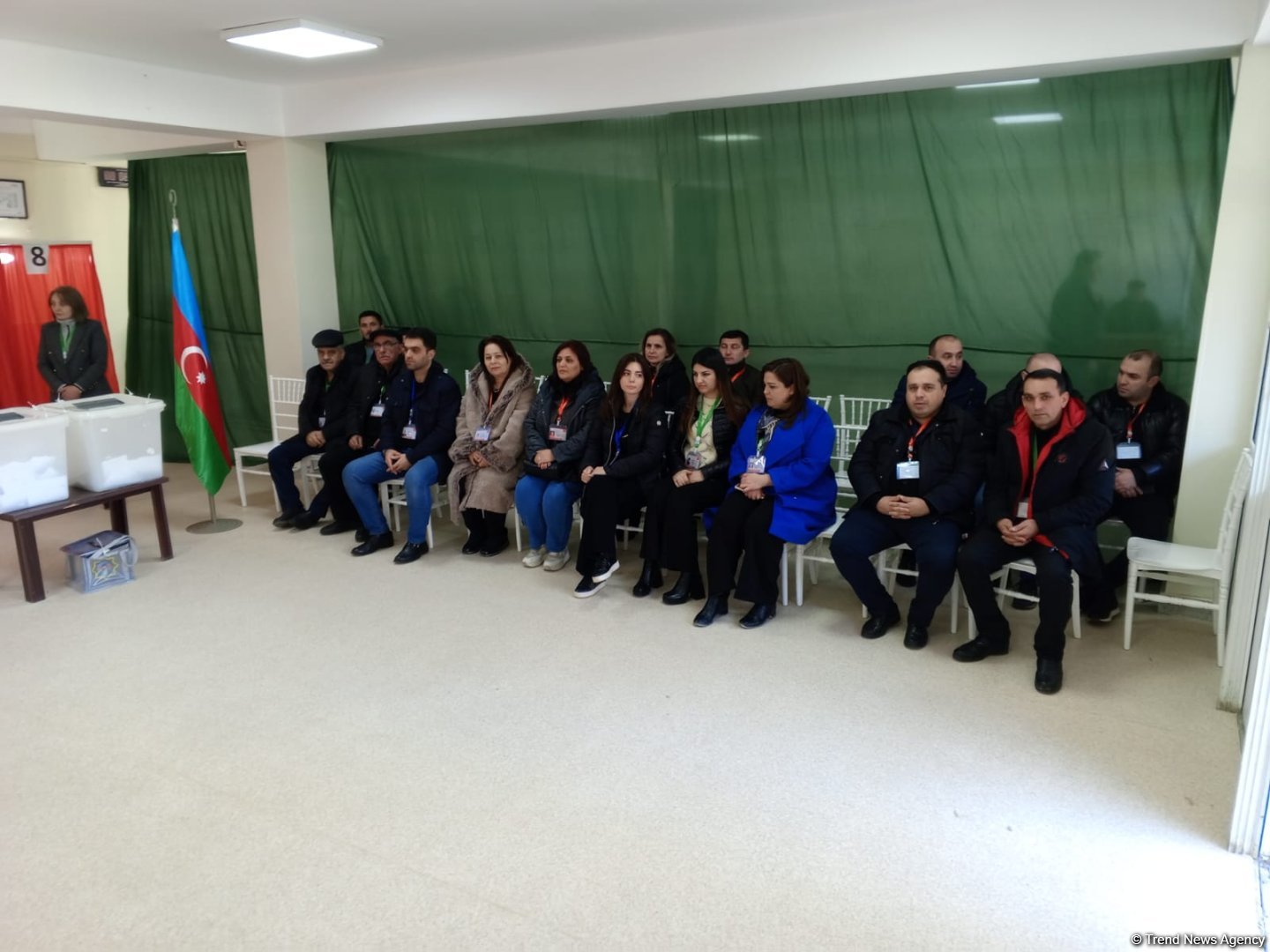Electors of several districts of Azerbaijan's Baku actively vote in presidential election (PHOTO)
