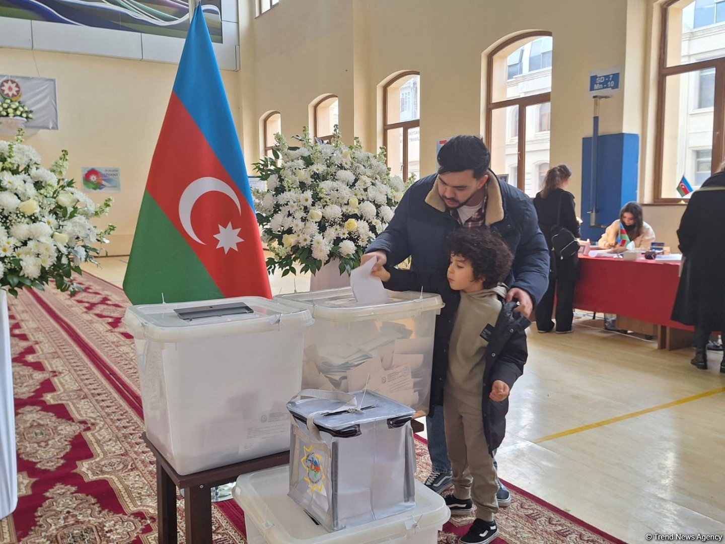 Azerbaijan's presidential election runs clear and transparent - famous performer (PHOTO)