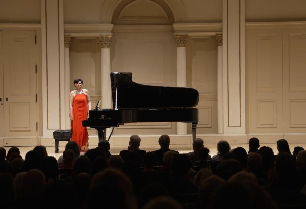 Nargiz Aliyarova dedicates her performance at Carnegie Hall to Arif Malikov (PHOTO/VIDEO)